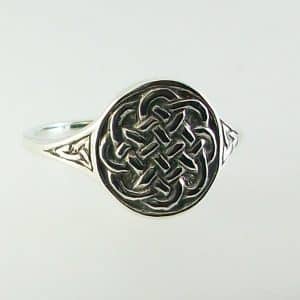 Everlasting Knot Ring