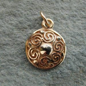 Gualan Gold Celtic Charm