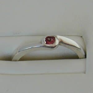 Kildonan Ring Garnet