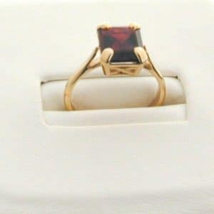 Gold Garnet Ring Ness